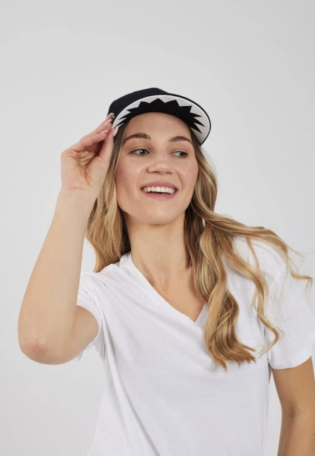 CZAPKA Z DASZKIEM HUNGRY CAP BLACK BASEBALL (UNISEX)