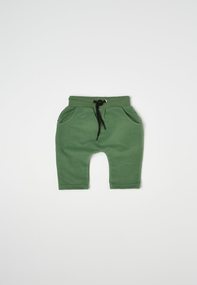 HUNGRY SHORTS GREEN FRONT_PRZESKALOWANE.jpg